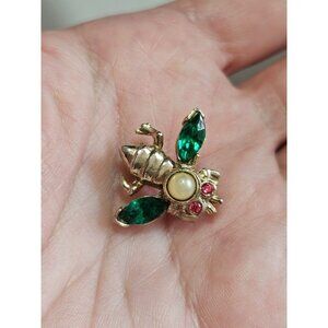 Gold tone vintage bee brooch